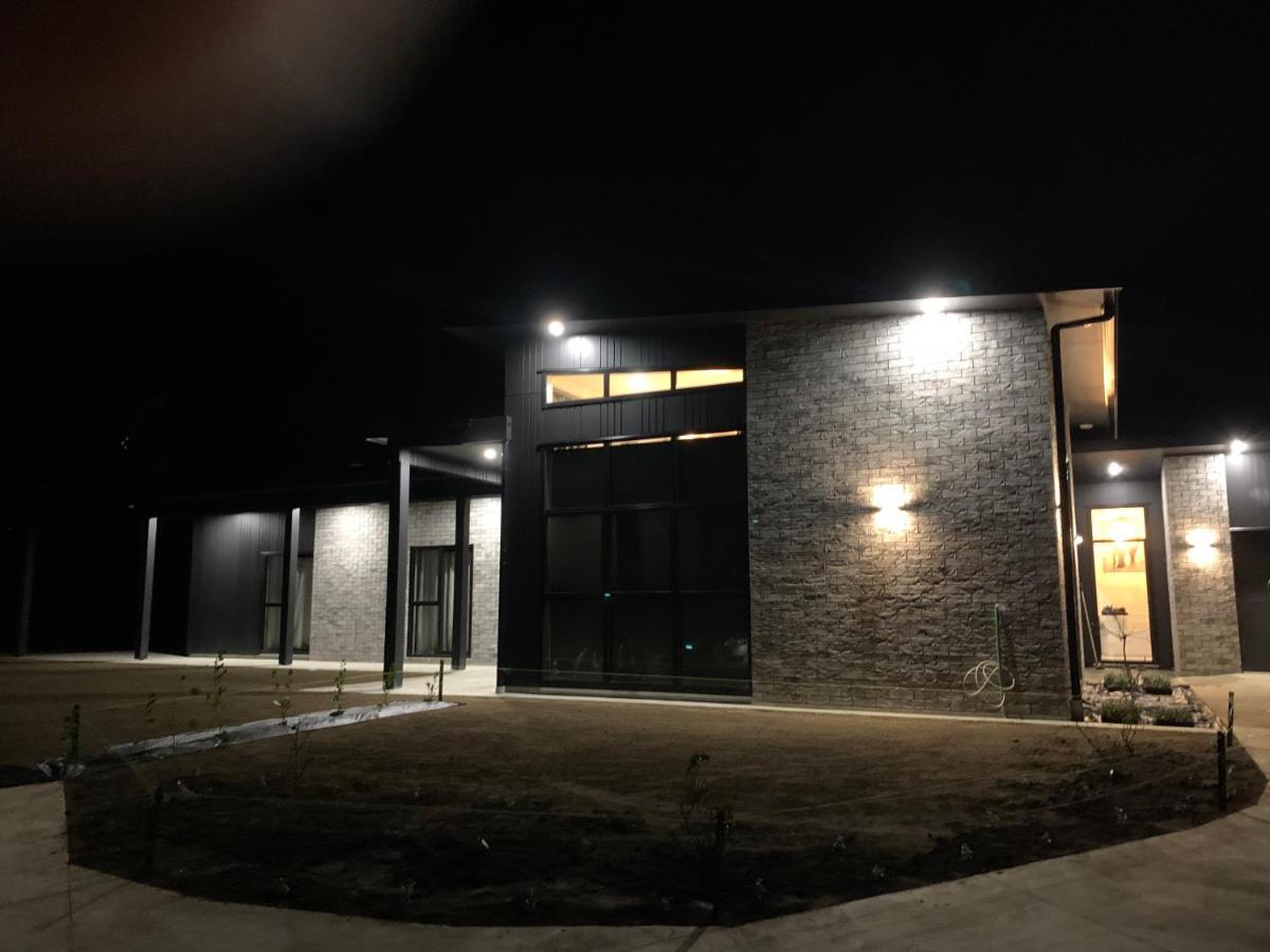 Executive-Style Home Away From Home. ハウェラ エクステリア 写真