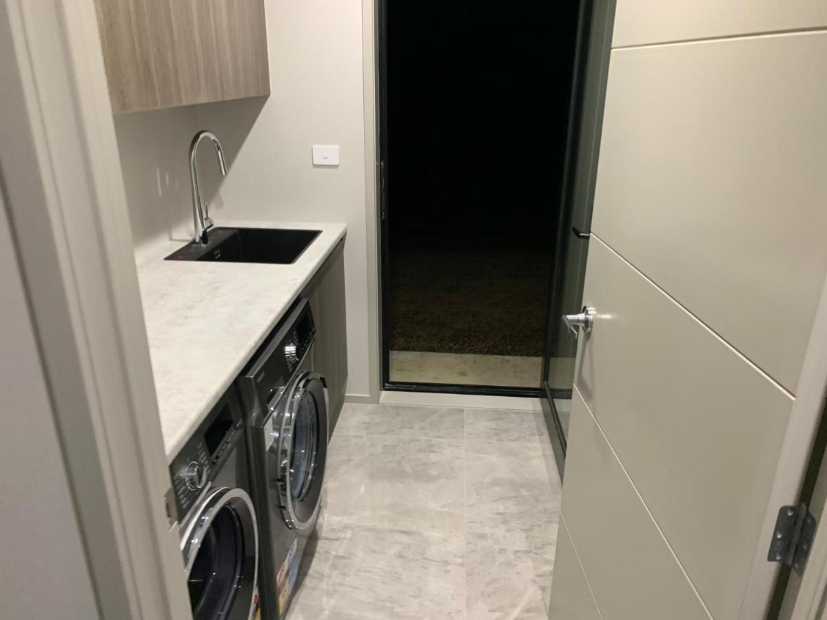 Executive-Style Home Away From Home. ハウェラ エクステリア 写真